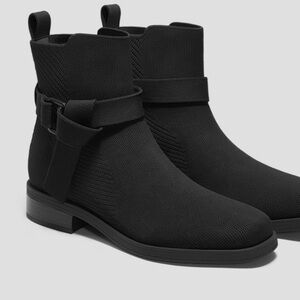 Vivaia boots size US 9.5